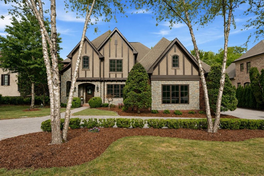 517 Excalibur Ct, Franklin