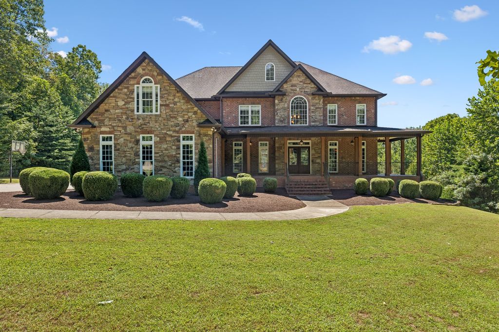 1032 Dogwood Ln, Burns