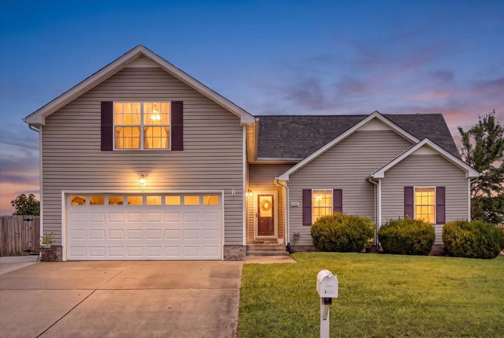 3795 Madeline Ct, Clarksville