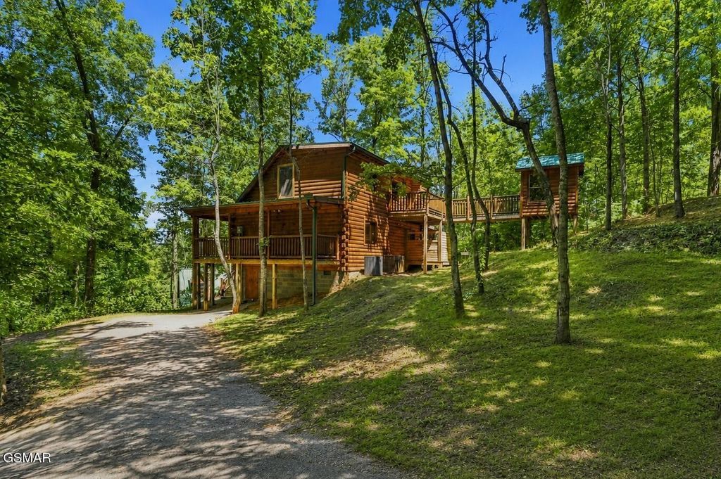 1824 Rhododendron Lane, Sevierville