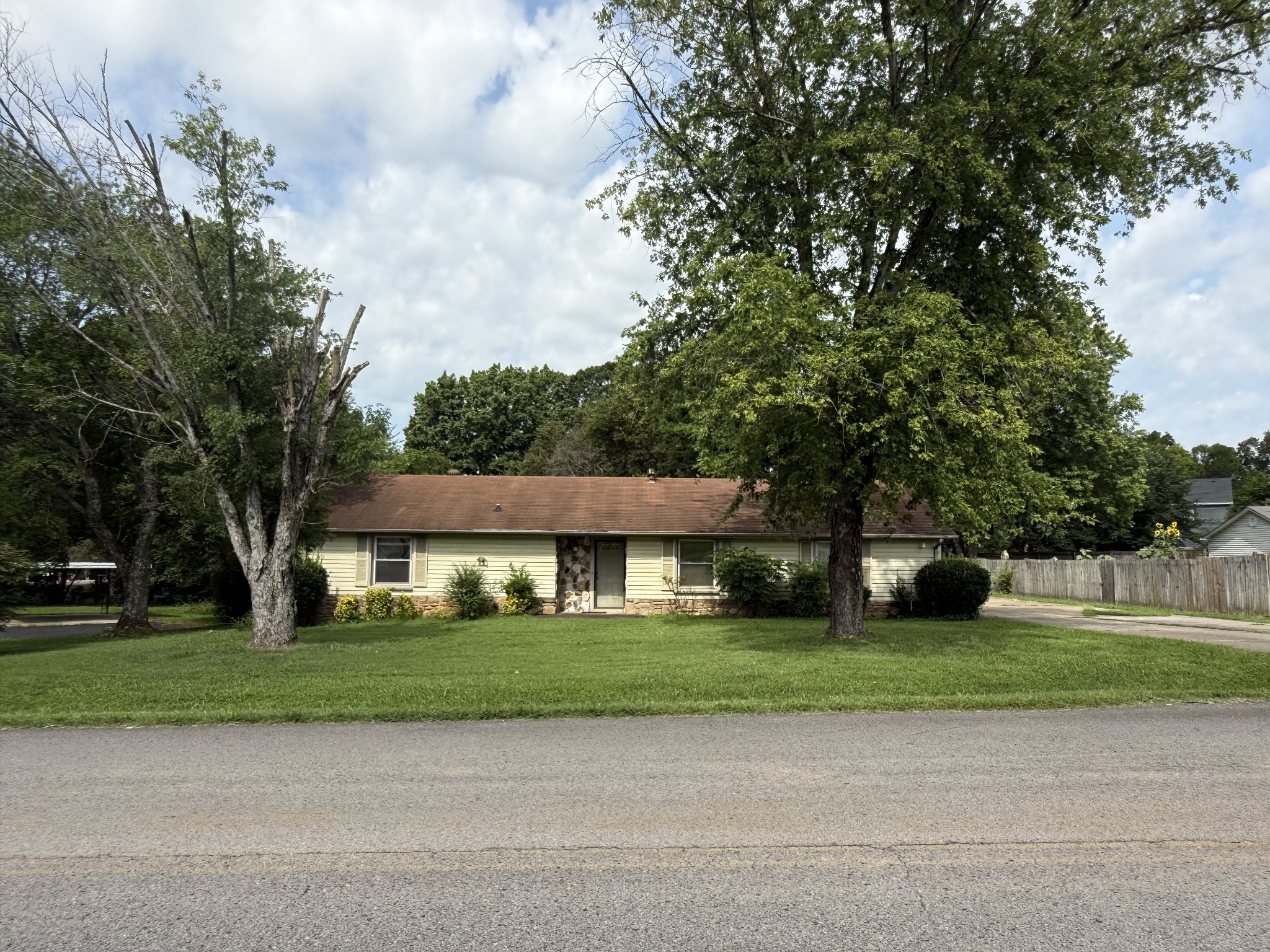 Photo of Listing #3526903