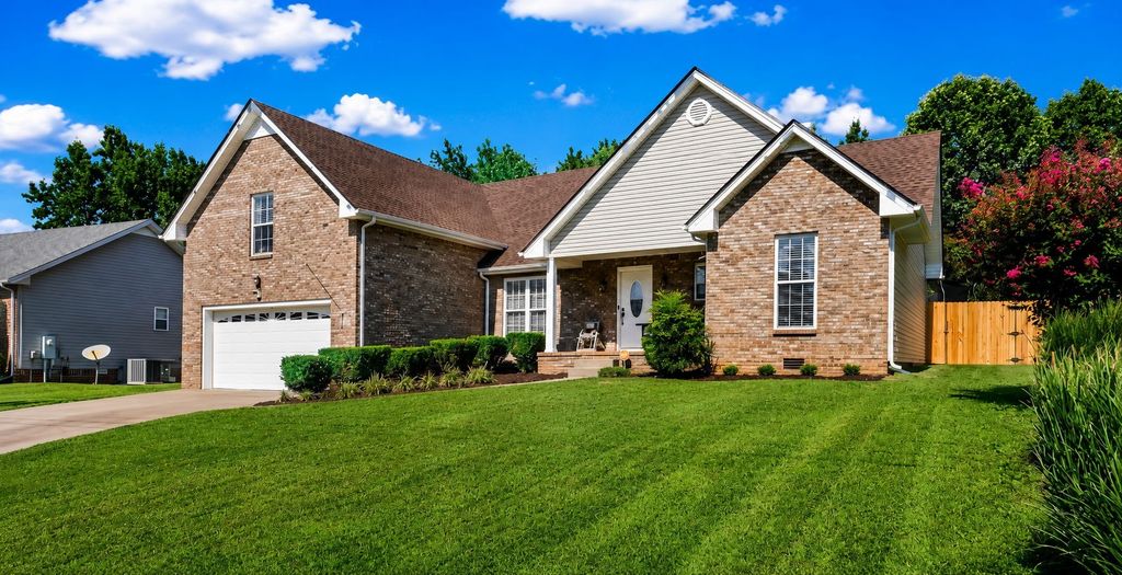 1371 Mountain Way, Clarksville
