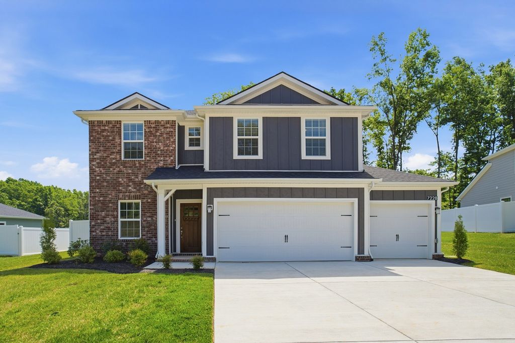7228 Fairlawn Dr, Fairview
