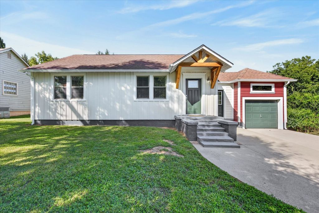 324 Willow Hts, Clarksville