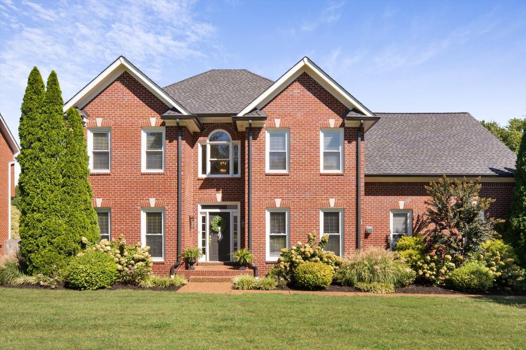 184 Scotsman Ln, Franklin
