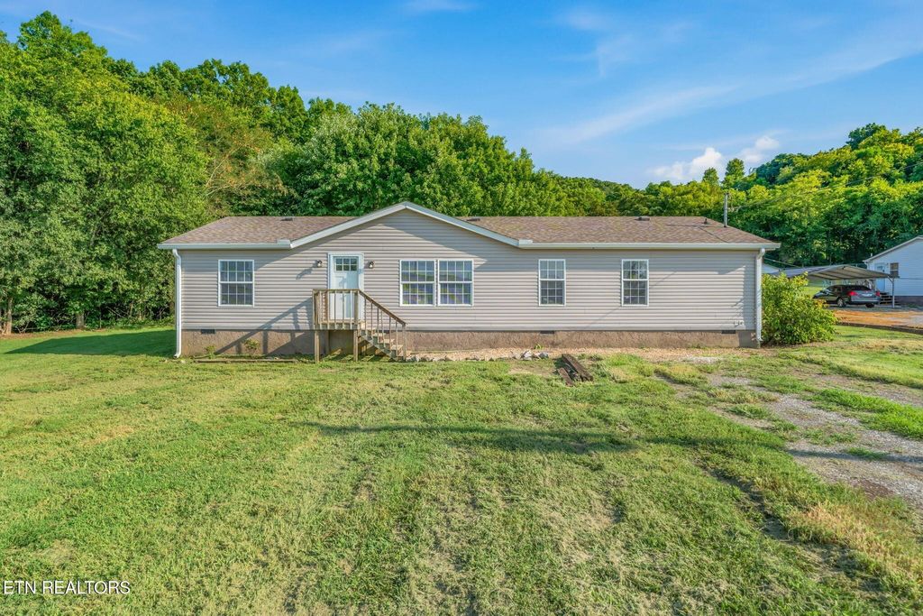 522 Farm Loop Rd, New Market