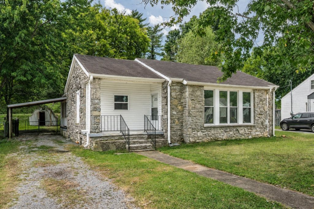 602 Hatcher Dr, Fayetteville