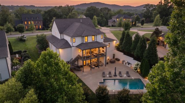 1806 Burland Cres, Brentwood