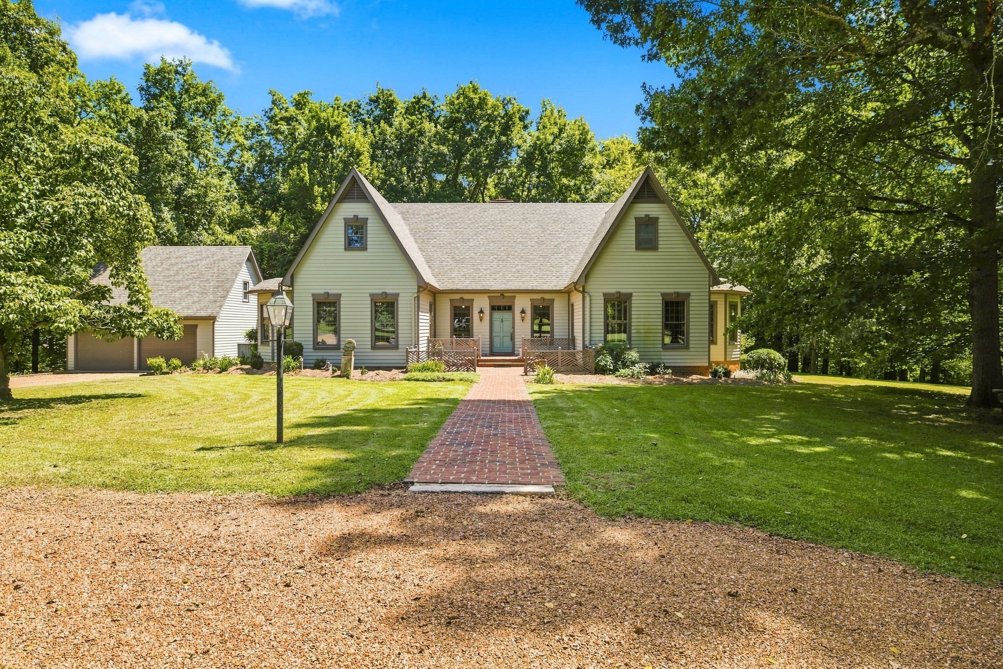 Photo for MLS 3527123 in 212 Kippsford Pond Rd Columbia, TN - 38401