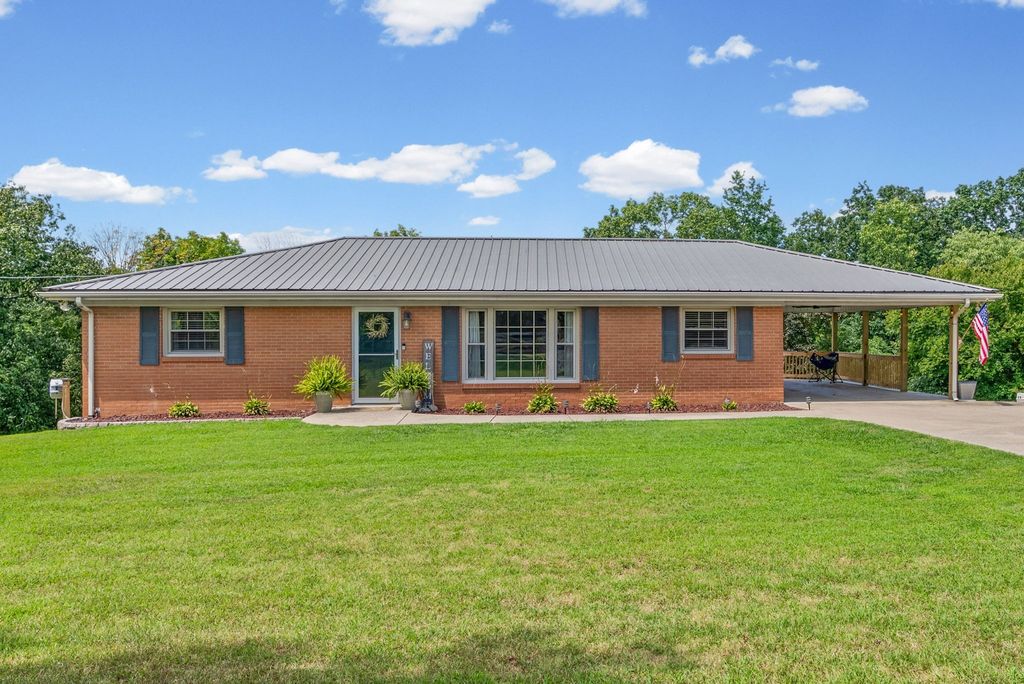 871 Center Point Rd, Dover