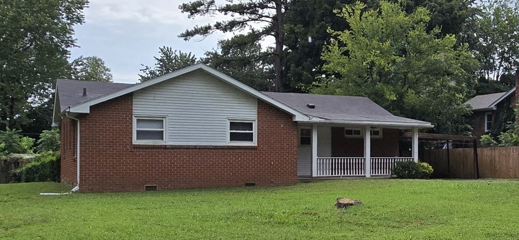 310 Sheriff Dr, Clarksville