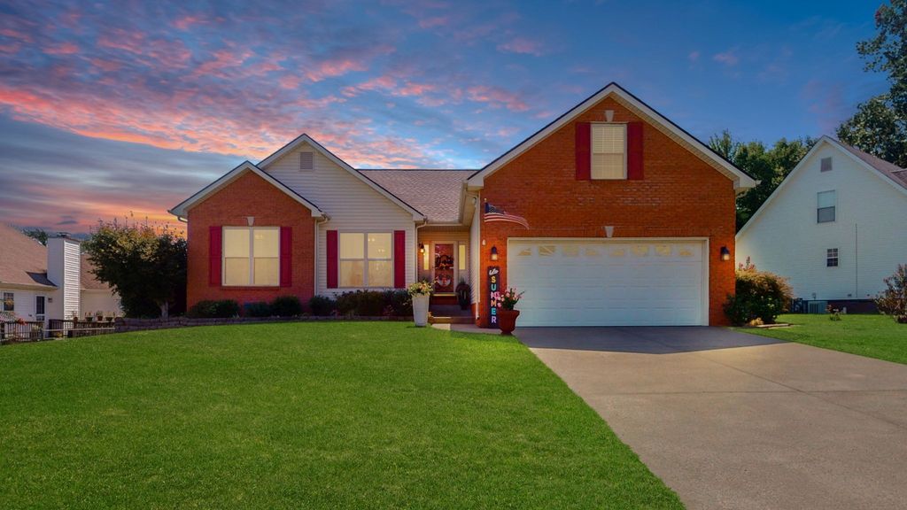 597 Edinburgh Way, Clarksville
