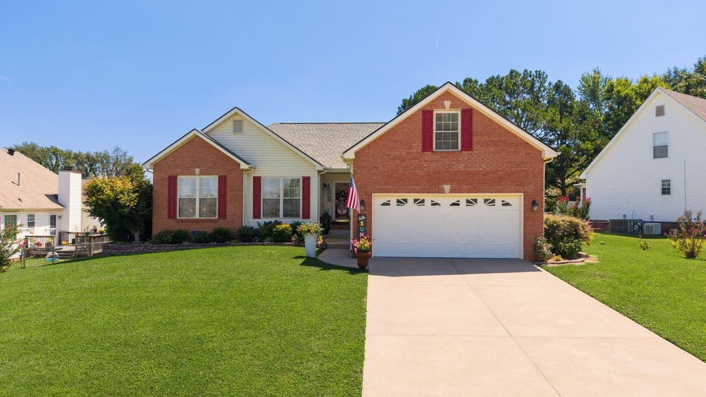 597 Edinburgh Way, Clarksville