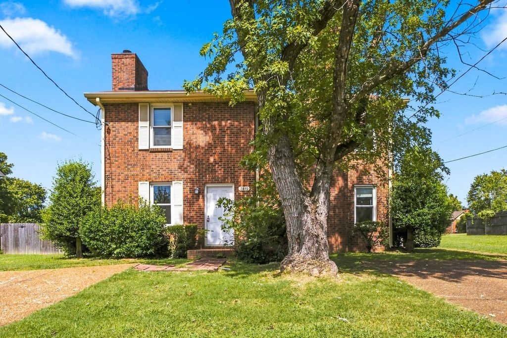 2440 Fairbrook Dr, Nashville