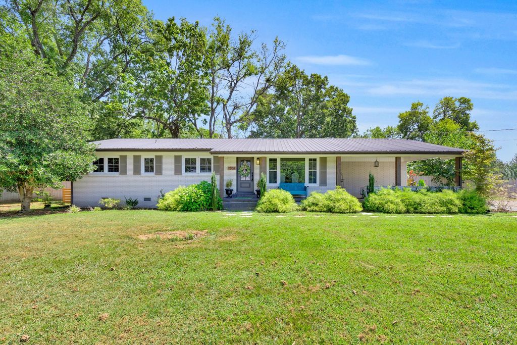 1508 Turnpike Rd, Summertown