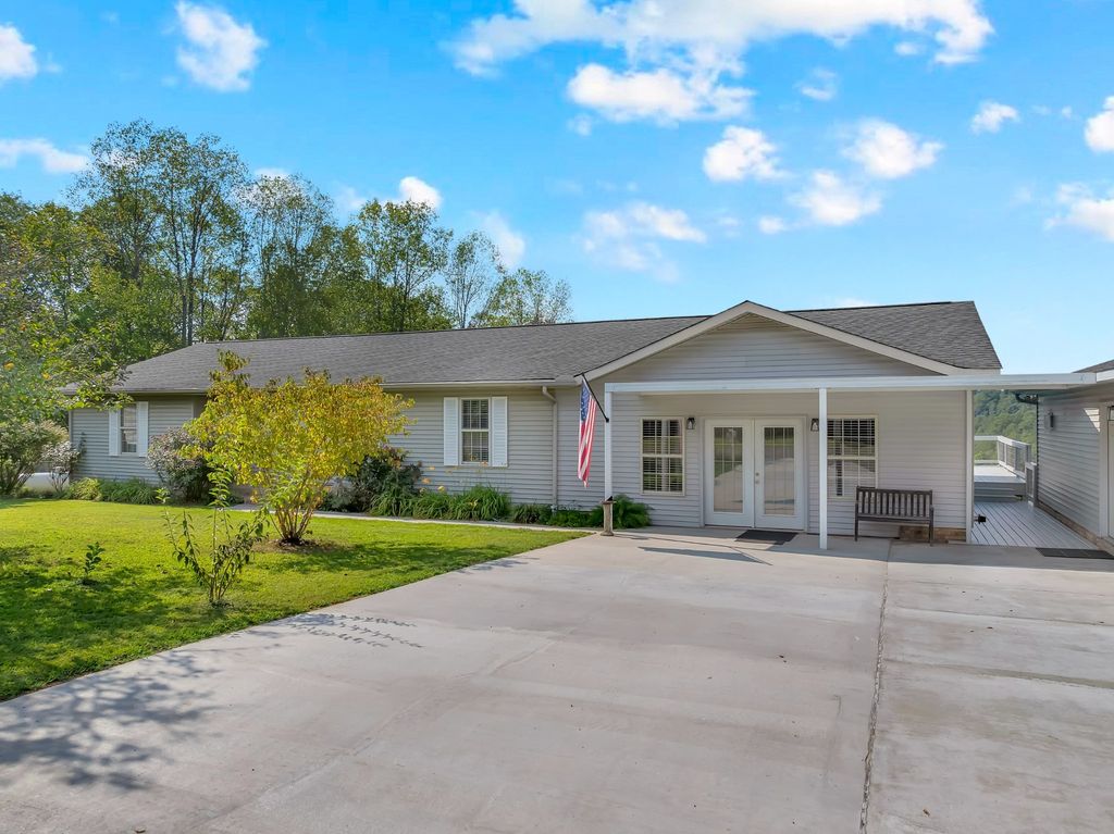 145 Lake Court Dr, Lynchburg