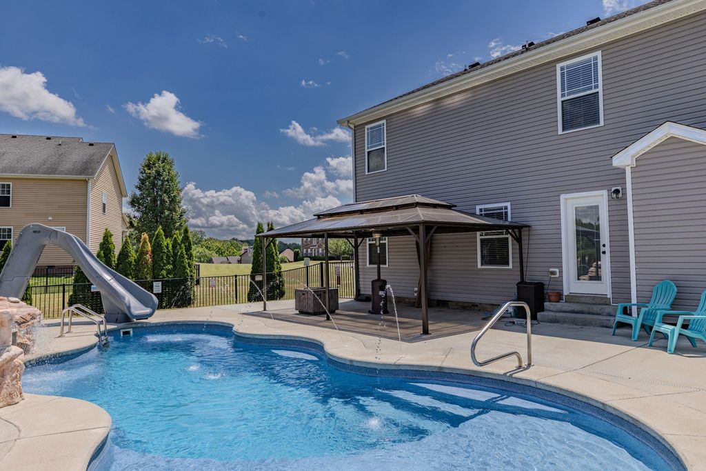 337 Ivy Bend Cir, Clarksville