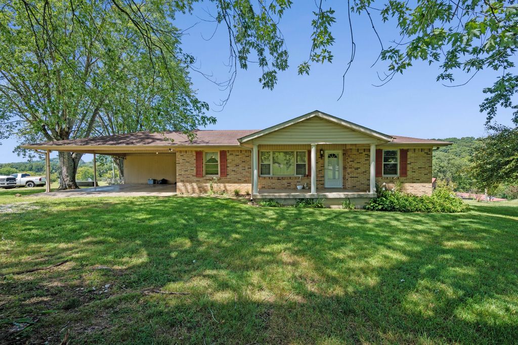 341 Horseshoe Bend Ln, Elmwood