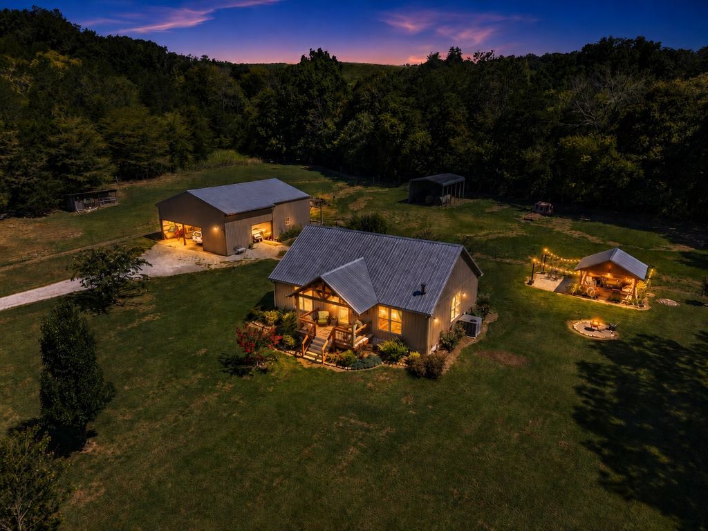 167 Saddle Up Ln, Winchester