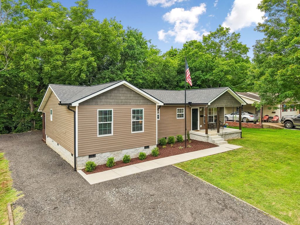 200 Cullum Ave, Dickson