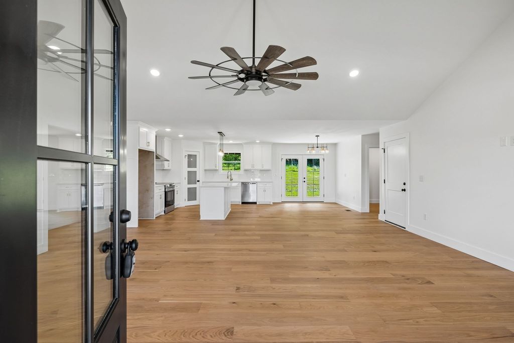 475 Bridle Path, Hartsville