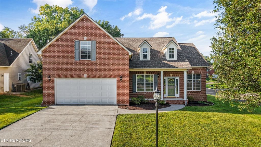 7512 Cherry Blossom Lane, Knoxville