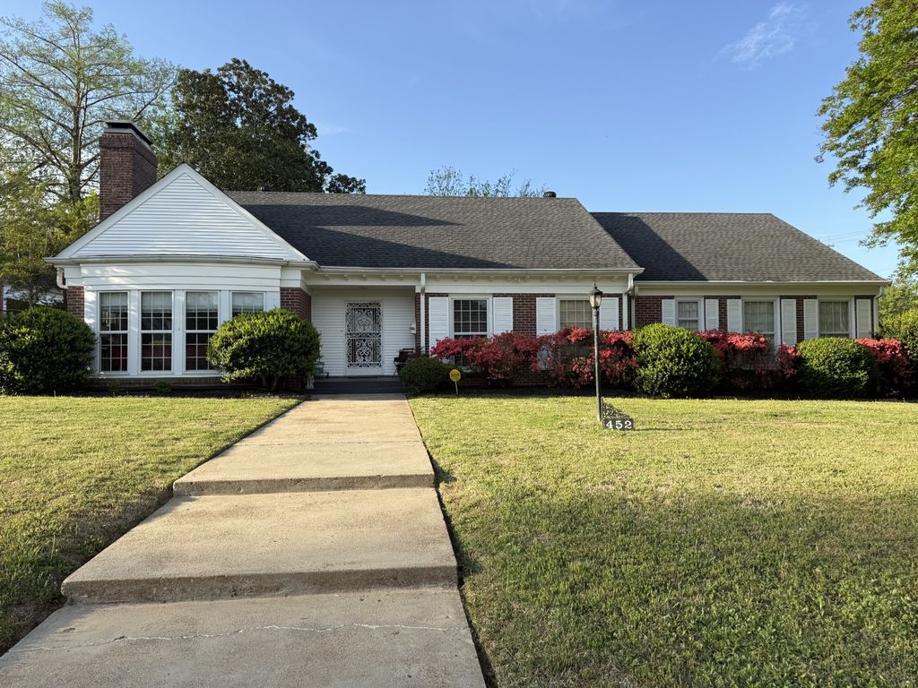 452 Walnut St, Jackson