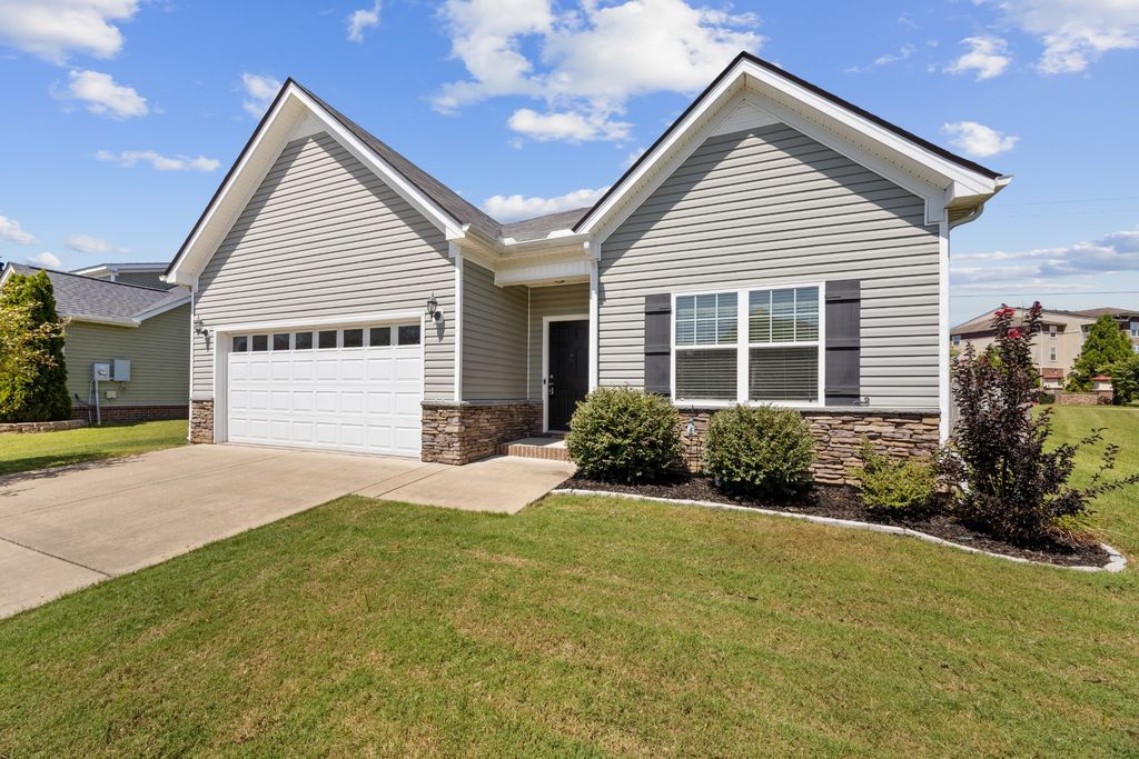 7049 Lakota Dr, Spring Hill