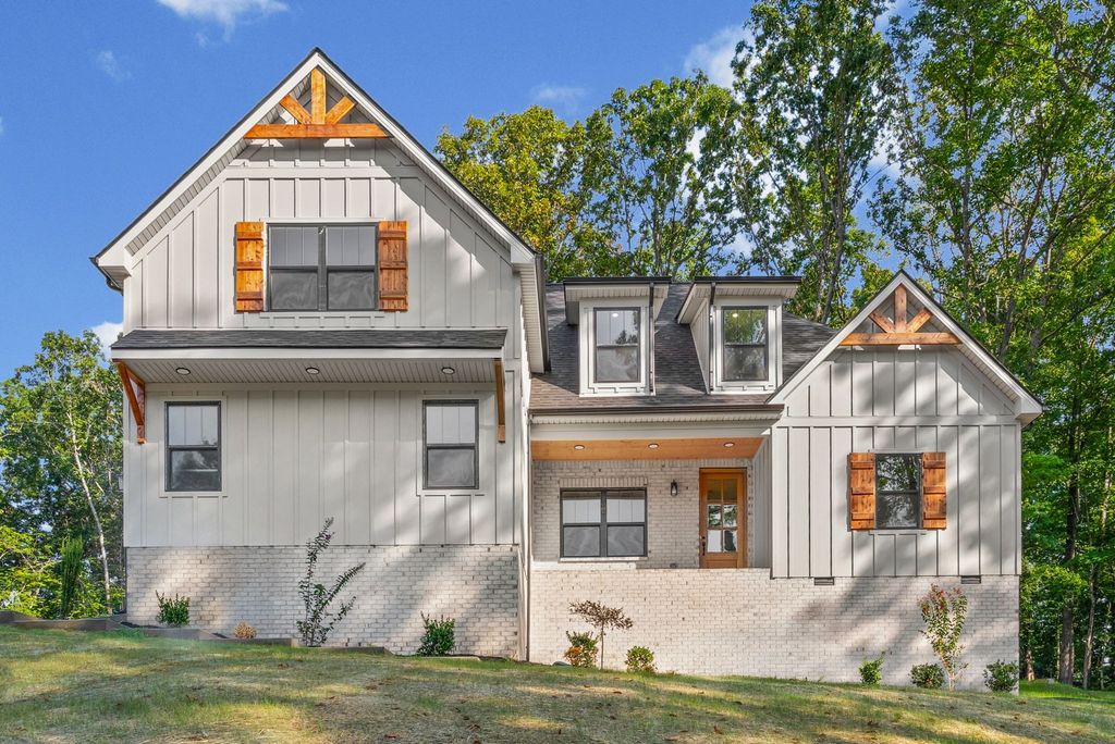 3507 Shadowbend Ln, Clarksville