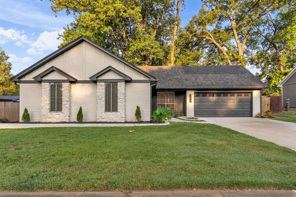 3277 Court St, Bartlett