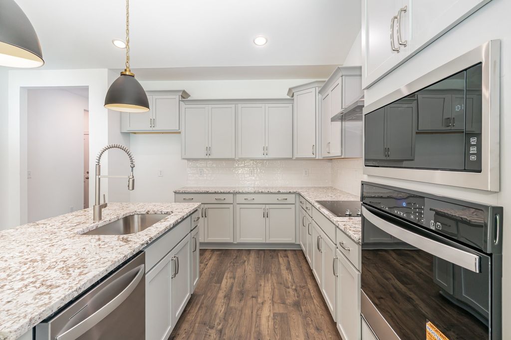 1100 Riverview Run, Madison