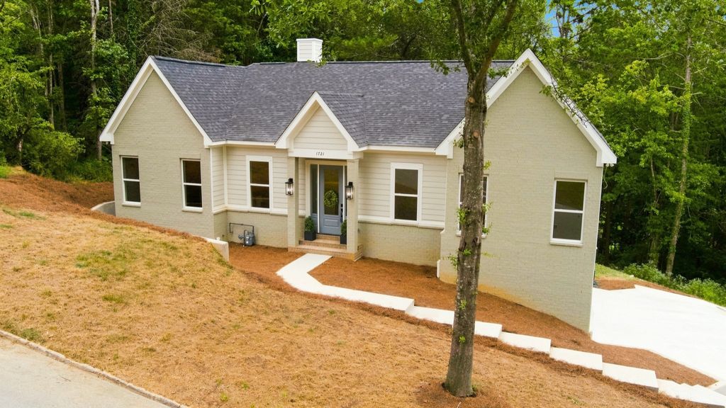 1721 Starboard Dr, Hixson