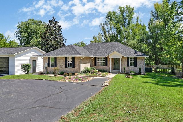 4028 Lone Wolf Cir, Crossville
