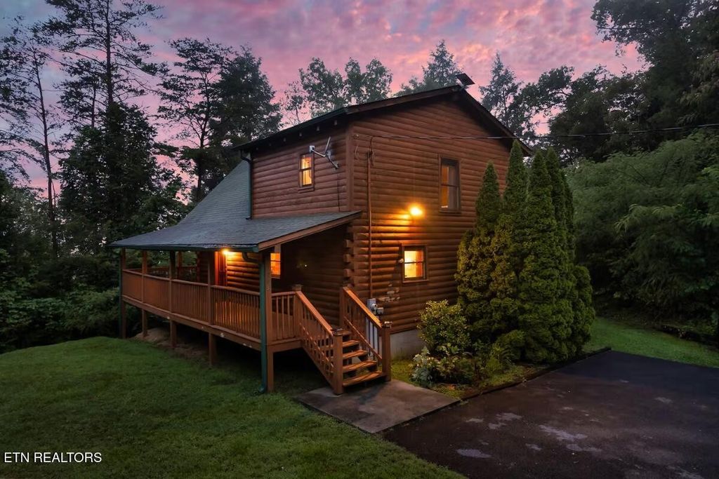 4255 New Pioneer Tr, Pigeon Forge