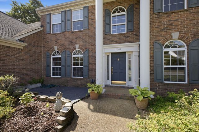 7001 Stone Run Dr, Nashville