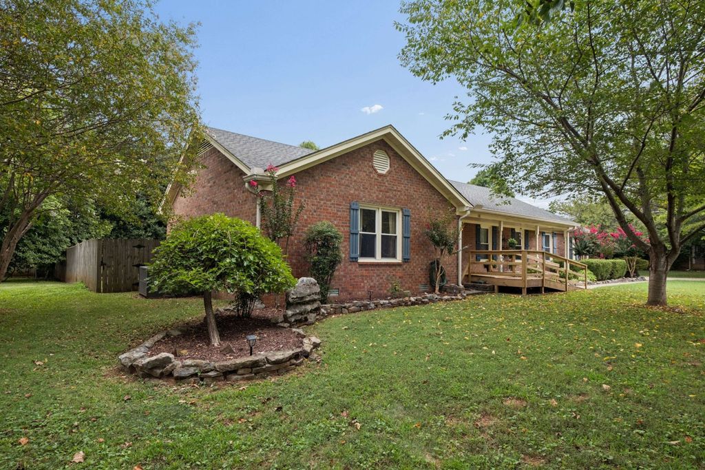 518 Winthorne Ct, Murfreesboro