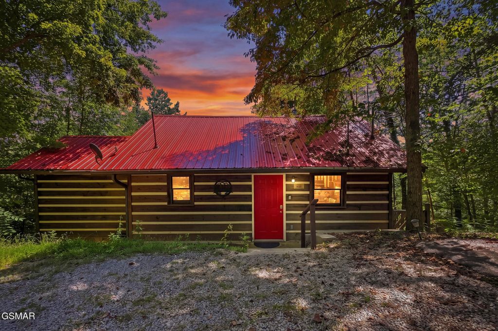 1935 Sb Ogle Lane, Sevierville