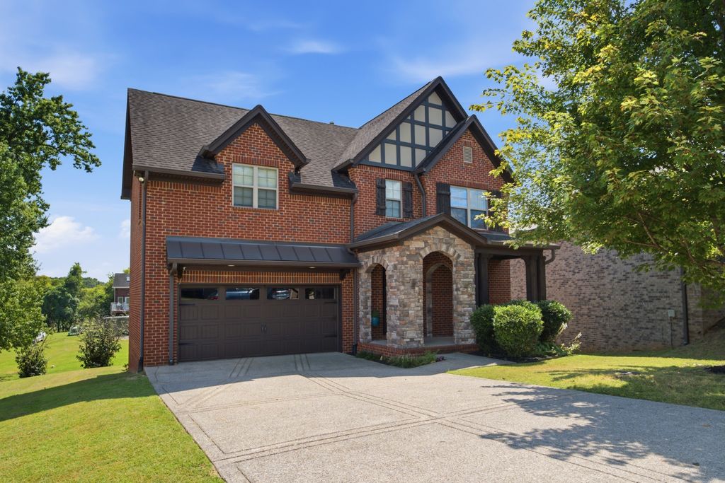 208 Valley Bend Dr, Nashville