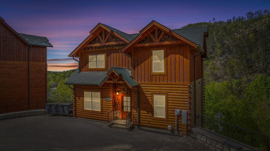 1127 Autumn Path Way, Sevierville