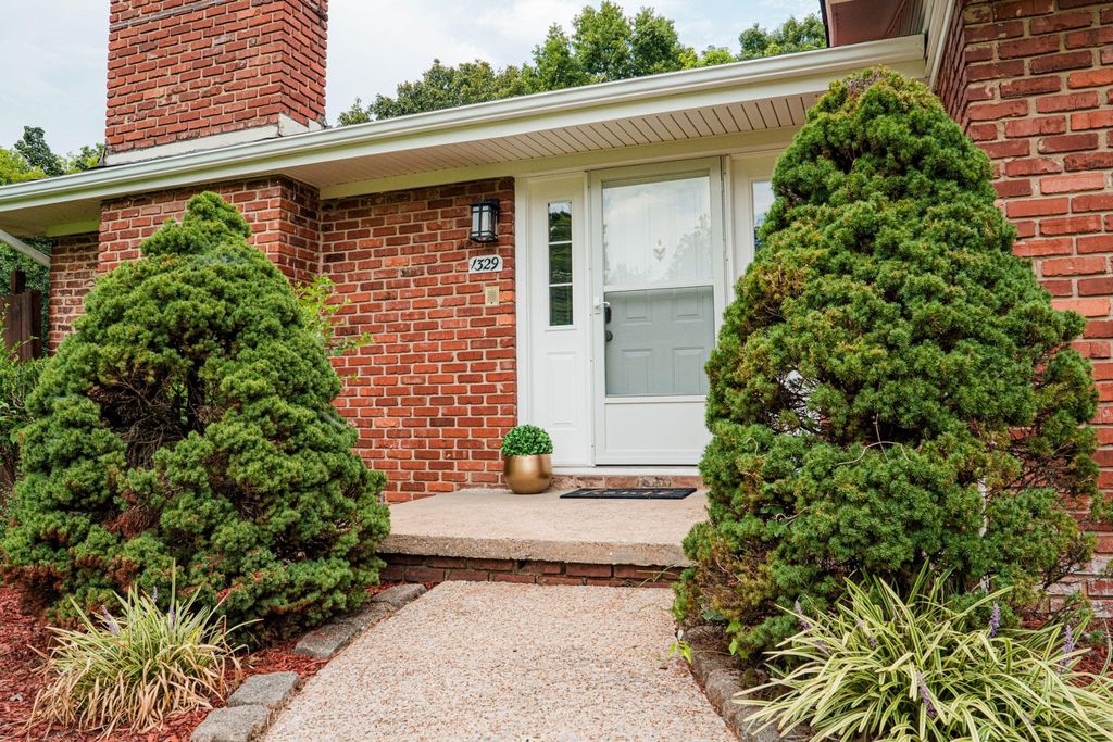 1329 Cloverdale Drive, Hixson