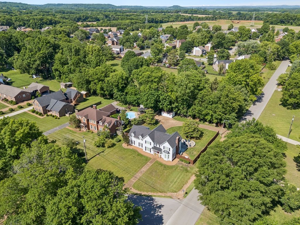100 Deerfield Dr, Columbia