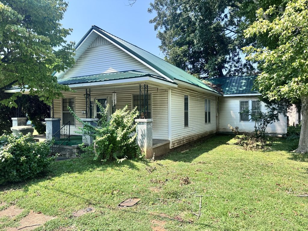 253 Fain Ct, Lawrenceburg