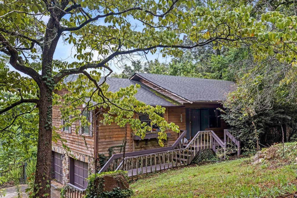 605 Clearview Drive, Ringgold
