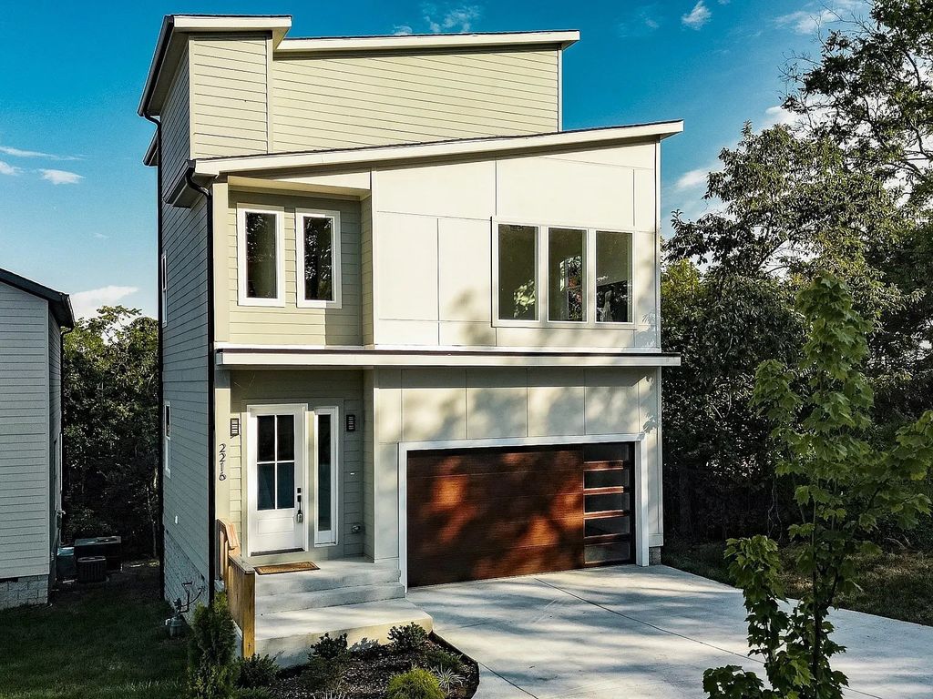 2216 Summitt Ave, Nashville