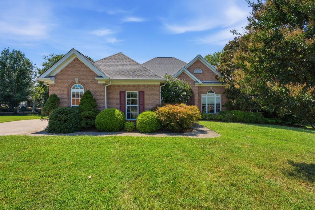 1909 Starbuck Ct, Murfreesboro
