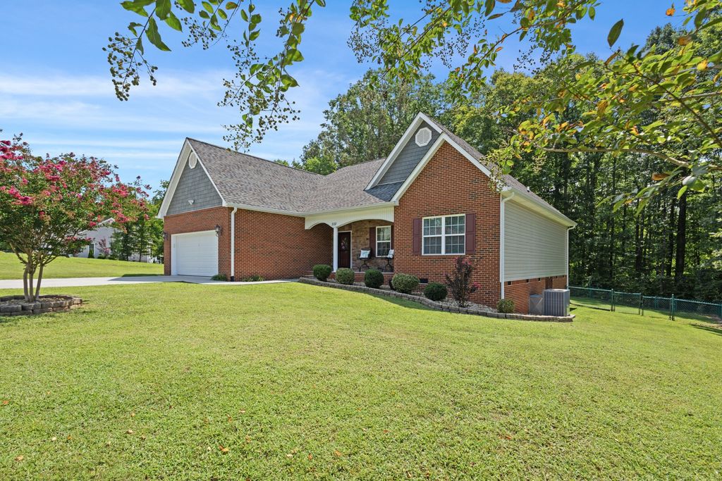 332 Shadows Lawn Dr, Athens