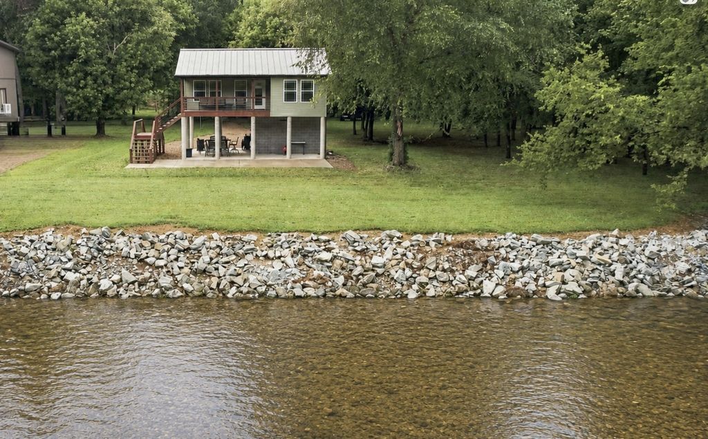 52 Railroad Rd, Westpoint