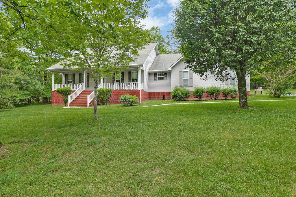 121 Laurelwood Ln, Crossville