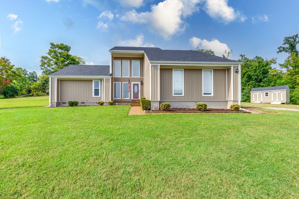 901 Heather Ln, Columbia