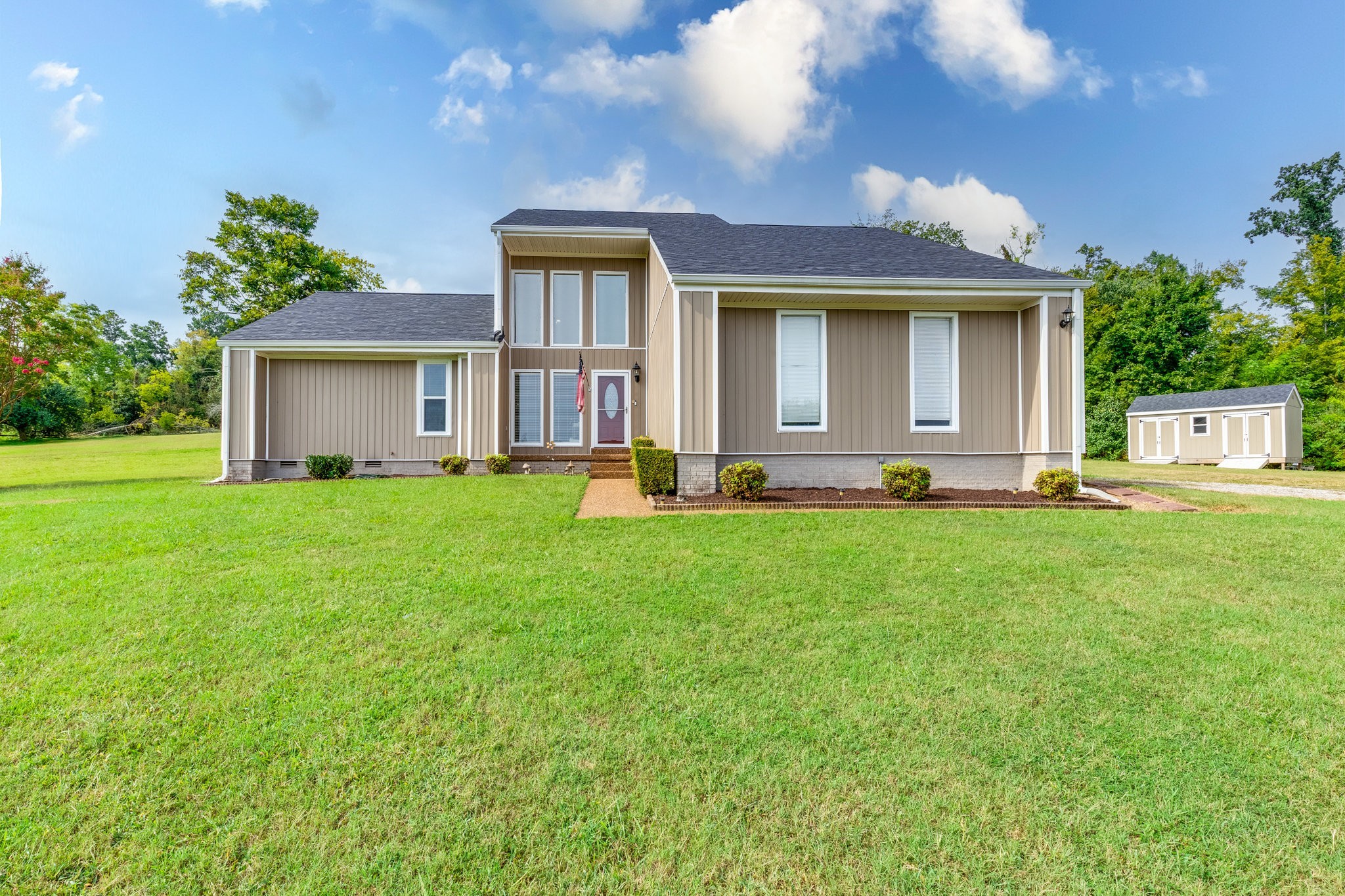 Photo of Listing #3528242